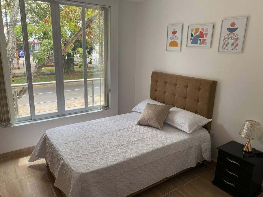 Apartamento con estacionamiento Buga Exterior foto
