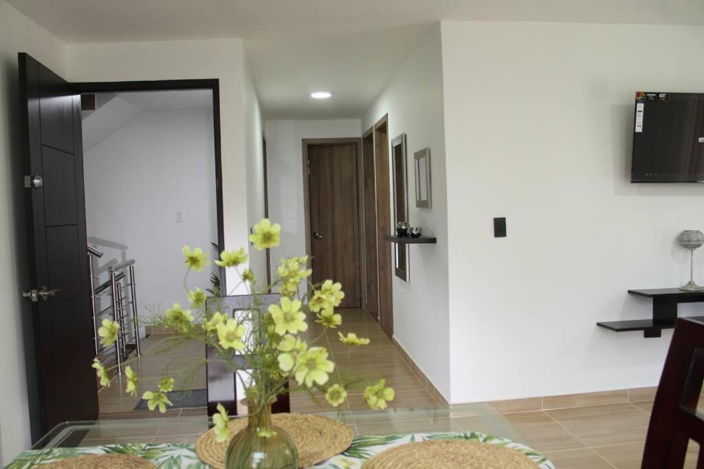 Apartamento con estacionamiento Buga Exterior foto
