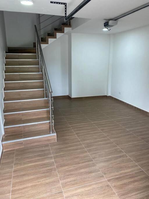 Apartamento con estacionamiento Buga Exterior foto