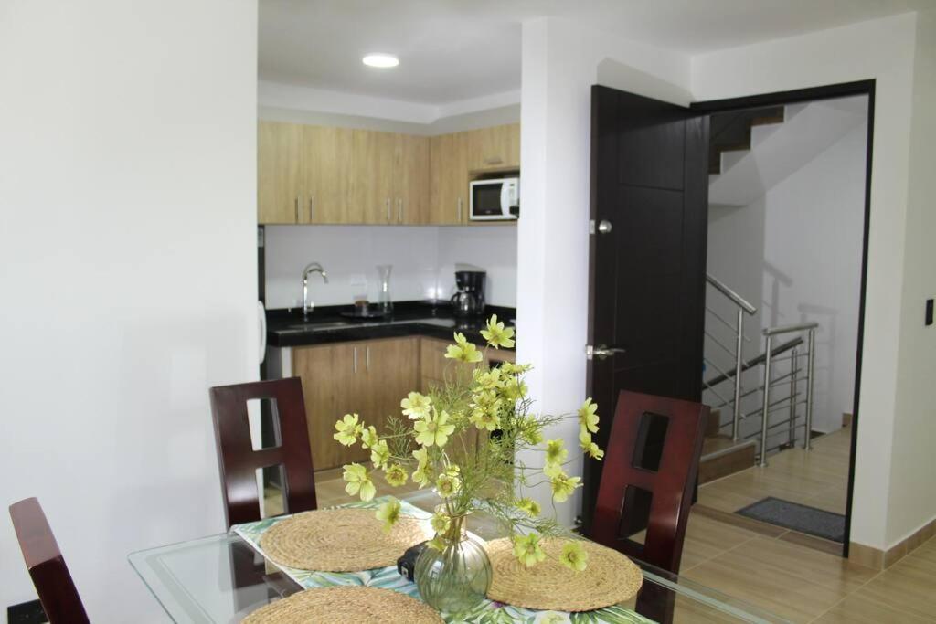 Apartamento con estacionamiento Buga Exterior foto