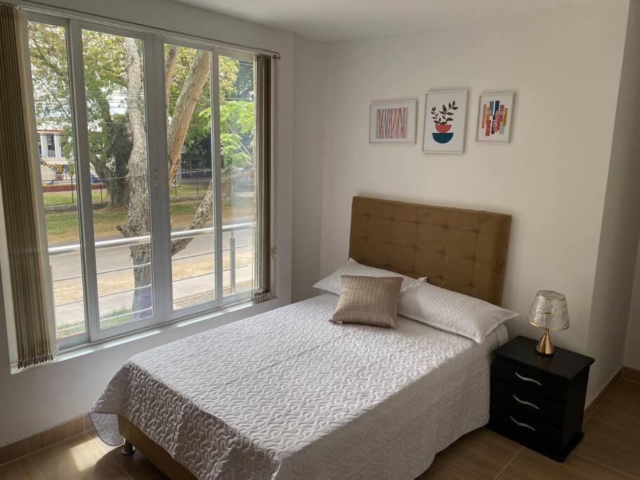 Apartamento con estacionamiento Buga Exterior foto